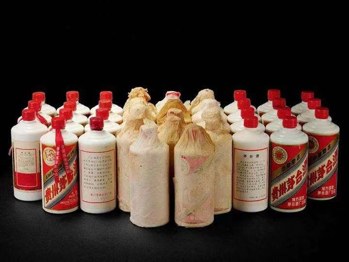 永发镇日照岚山回收酒价格哪里回收(附近上门回收茅台酒）?